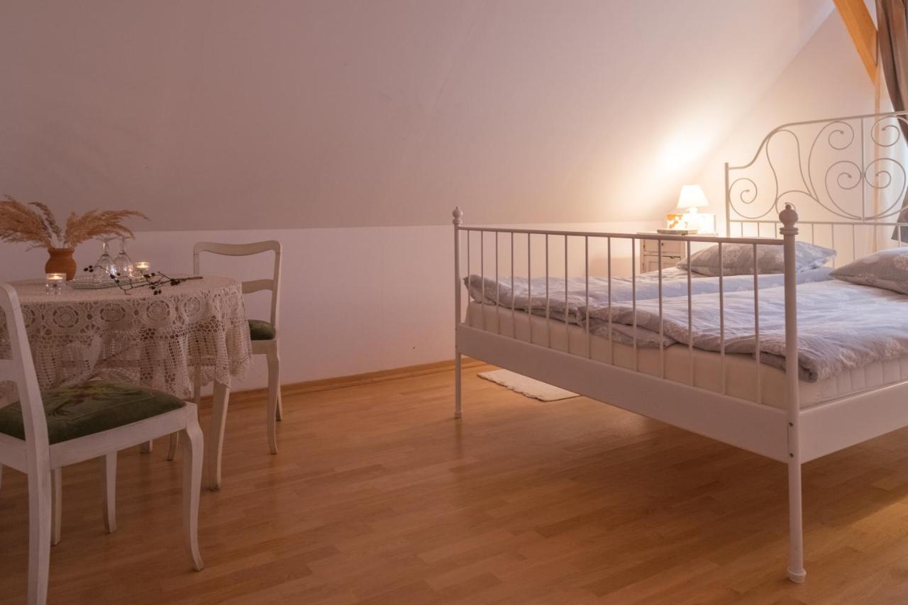 Miodowa Kolonia Bed & Breakfast Białowieża Eksteriør bilde